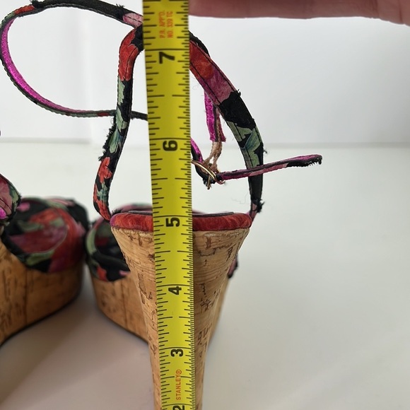 BetseyJohnson Blue Floral wedge heel size 8 - Picture 6 of 9